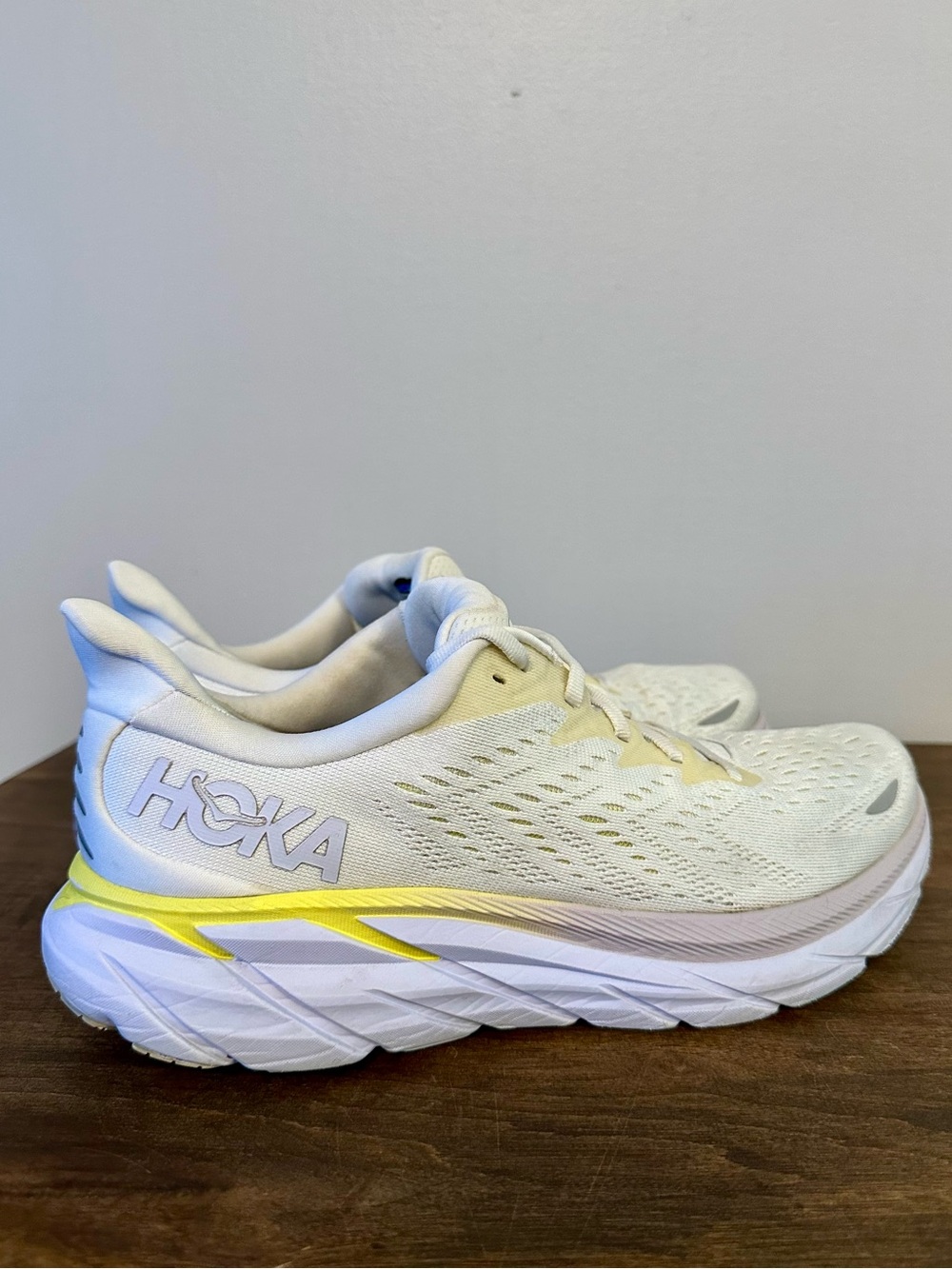 Hoka One One Clifton 8 Size 9